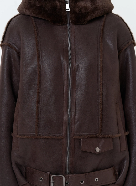 Женская дубленка бомбер из эко замши фото