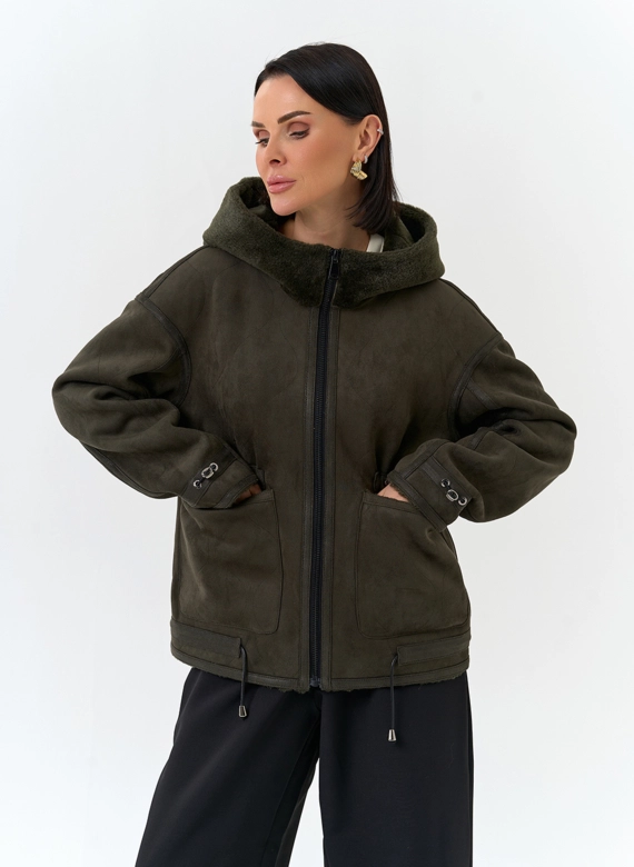 Женская дубленка из эко замши с капюшоном