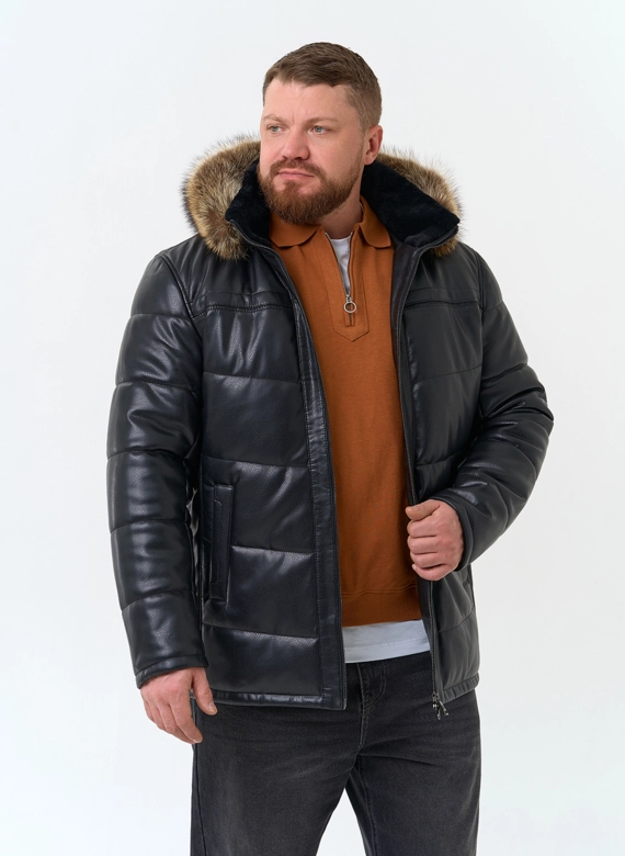 Мужской пуховик из эко кожи с мехом енота на капюшоне фото